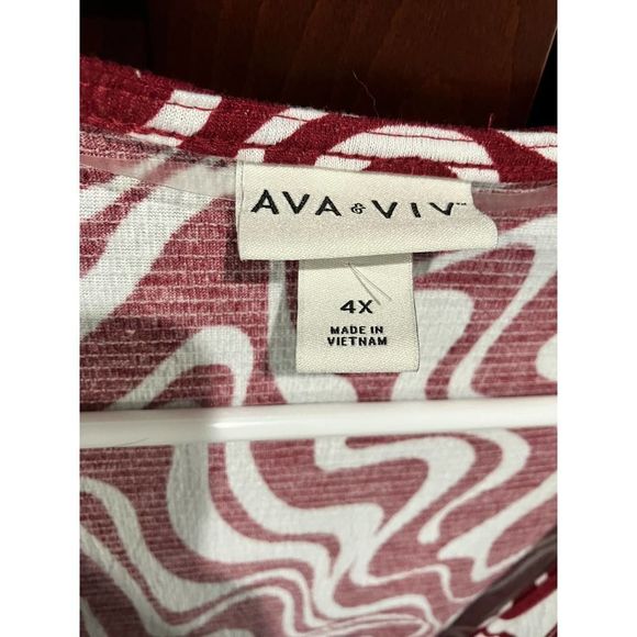 Ava & Viv Red/White Swirl Cross Front Dress 4X! - Picture 4 of 8